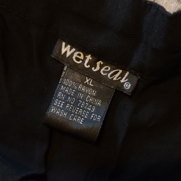 ❣️ Black Top [Youth/Teen Size]❣️BOGO - Picture 3 of 4